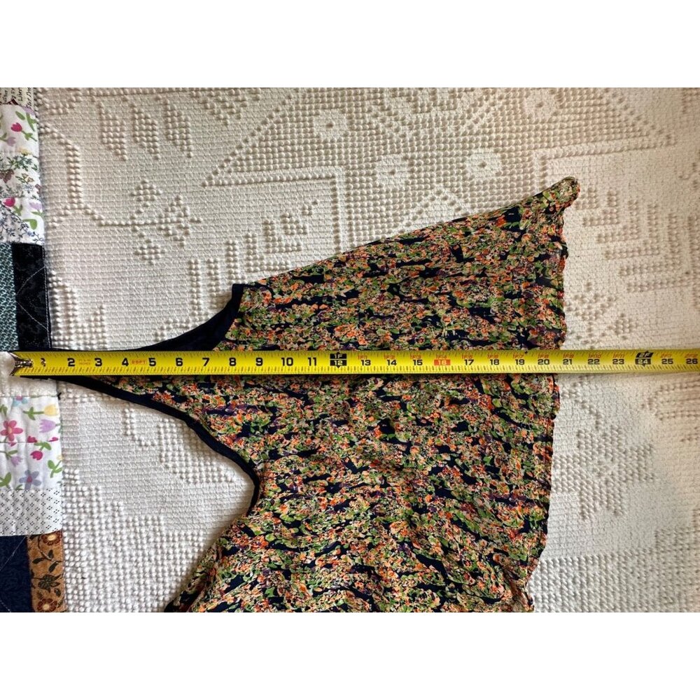 Olive Tree Womens Top Sz S Navy Floral Slvless Cropped Tank Modern Flirty Casual - Picture 9 of 9